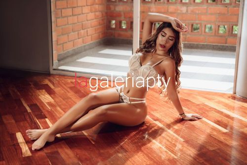 Fotografías de Kendal 68113894, Escort en Panamá - 16642